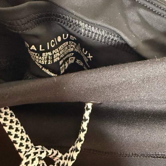 YOGALICIOUS LUX PRESTIGIOUS HIGH WAIST LEGGINGS - Picture 5 of 6